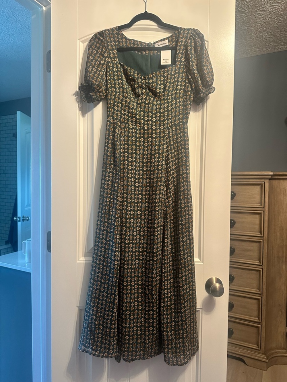 Vernacular Green Floral Midi Dress with Puff Sleeves